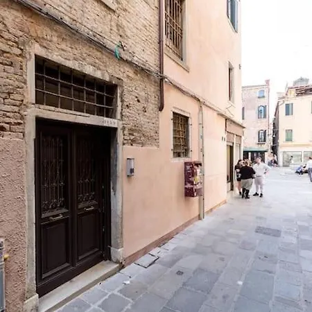 Aponalview 027042-loc-12481 Venice